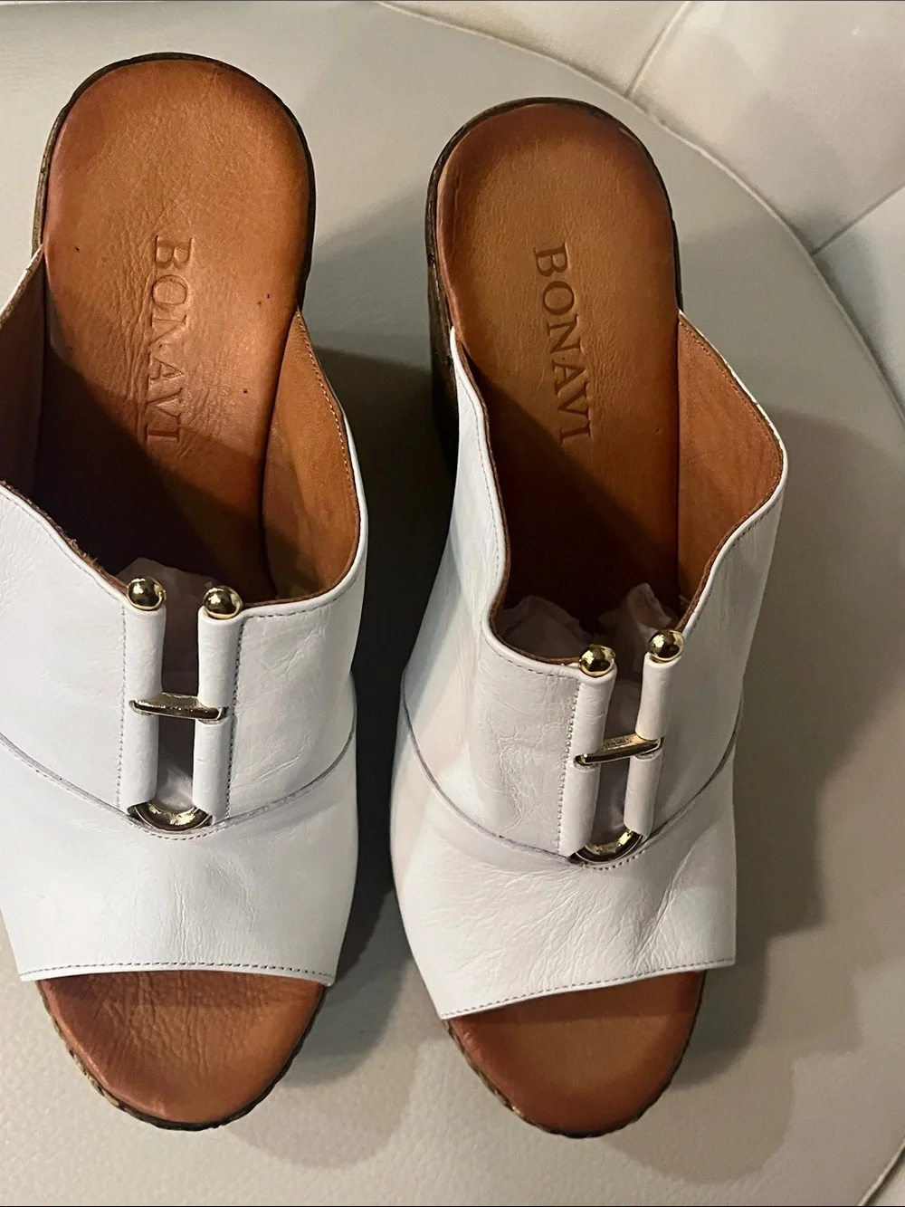 White Leather Open-Toe Platform Wedge Sandals Bronze Wedge Size 8 Gold Details